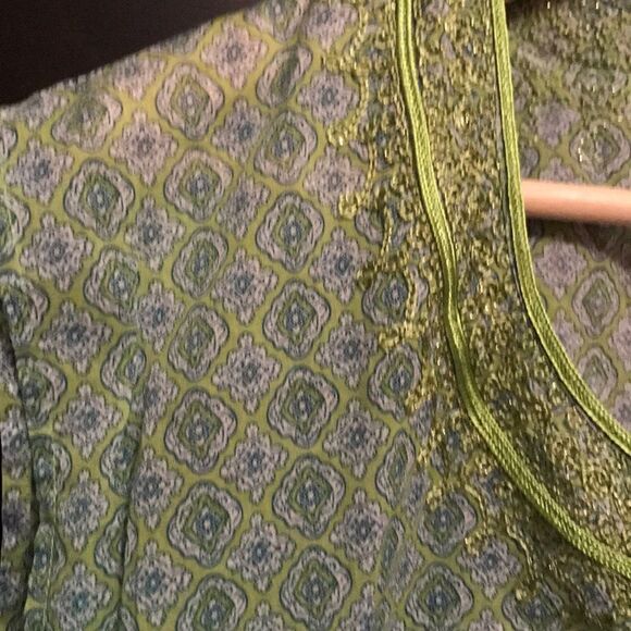 New York & Co. Sheer Top w Metallic Embroidery - S - Picture 5 of 8